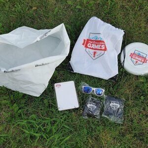 COORS Light Summer Games Lawn Games Play Set LOT Frisbee Bean Bags Glass…
